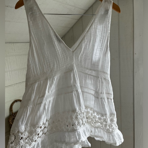 Gauze Muslin V Neck Crochet Tank Top - Picture 2 of 4